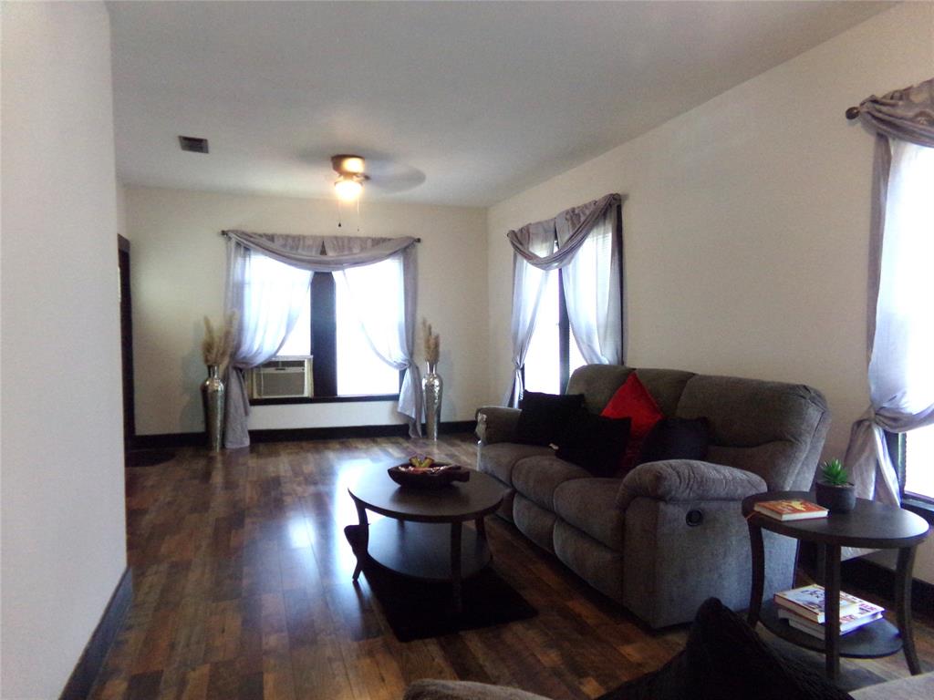 413 Paulus Street, Schulenburg, Texas image 2