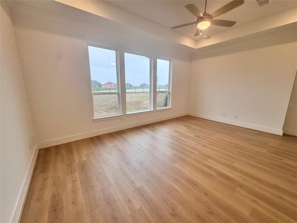 1559 River Point Drive, Friendswood, Texas image 5