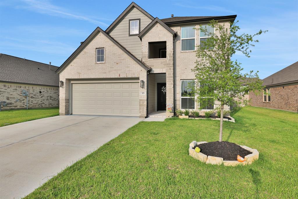 308 Spruce Oak Lane, Waller, Texas image 1