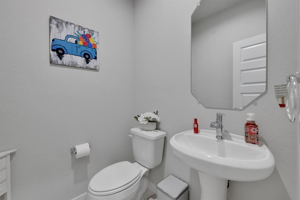 308 Spruce Oak Lane, Waller, Texas image 15