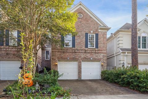 A home in West University Place