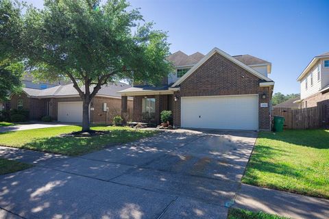 Single Family Residence in Baytown TX 10006 Wood Leaf Court.jpg