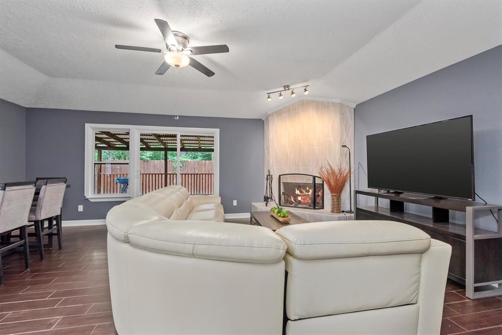 6510 Barrygate Drive, Spring, Texas image 11