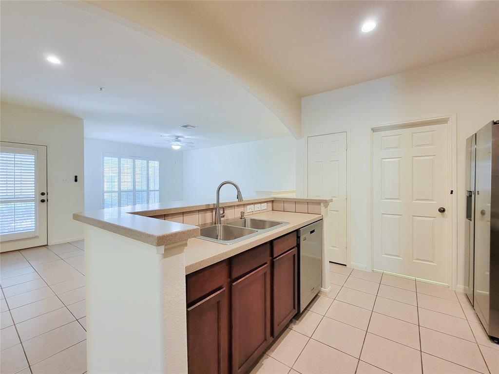 6607 Lake Woodlands Drive #313, The Woodlands, Texas image 17