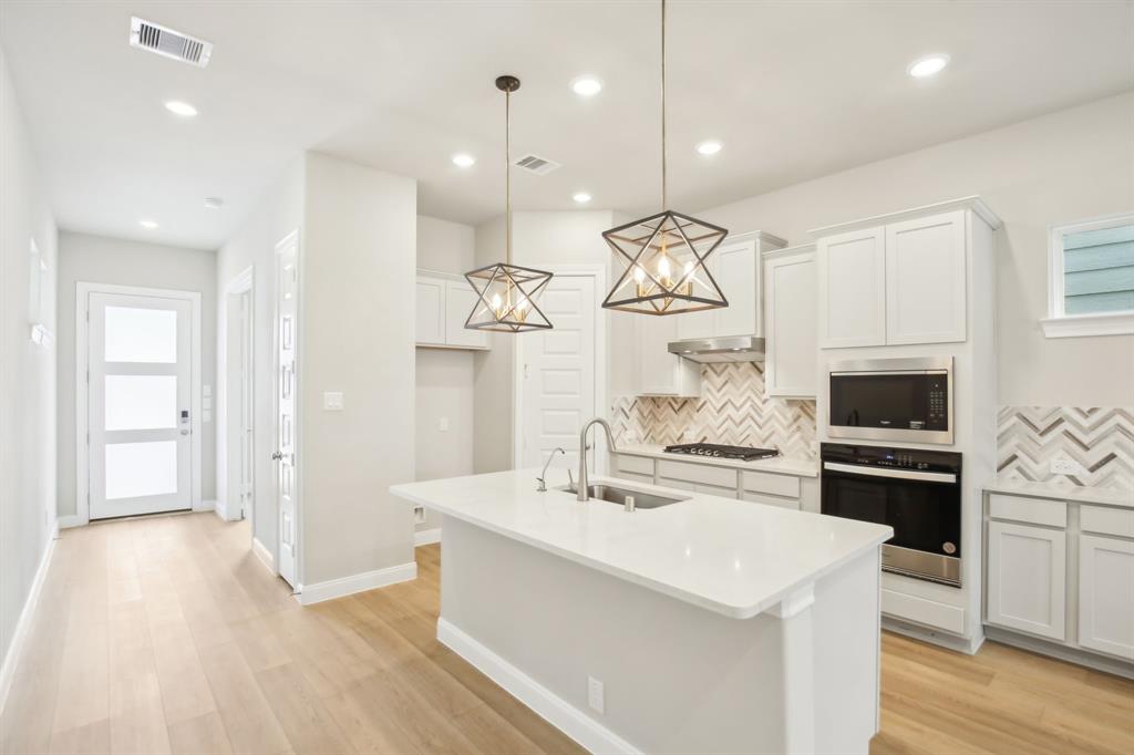 582 Morning Tide Lane, Kemah, Texas image 15