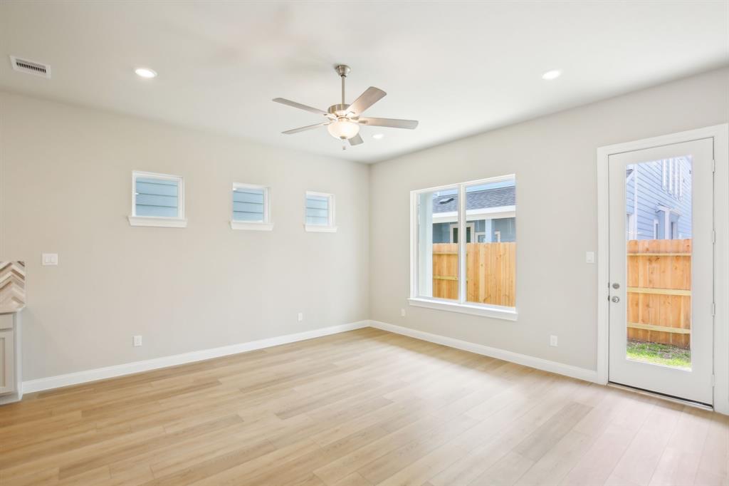 582 Morning Tide Lane, Kemah, Texas image 8