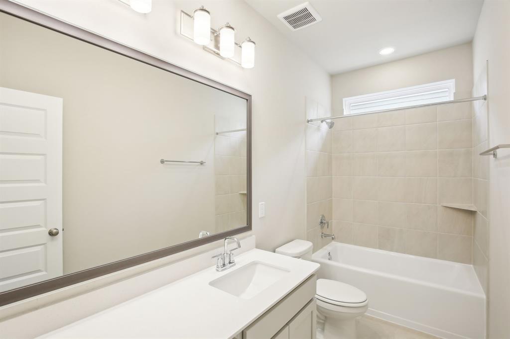 582 Morning Tide Lane, Kemah, Texas image 43