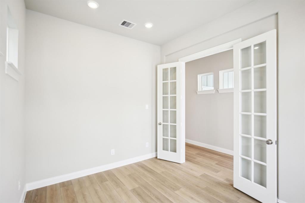 582 Morning Tide Lane, Kemah, Texas image 17