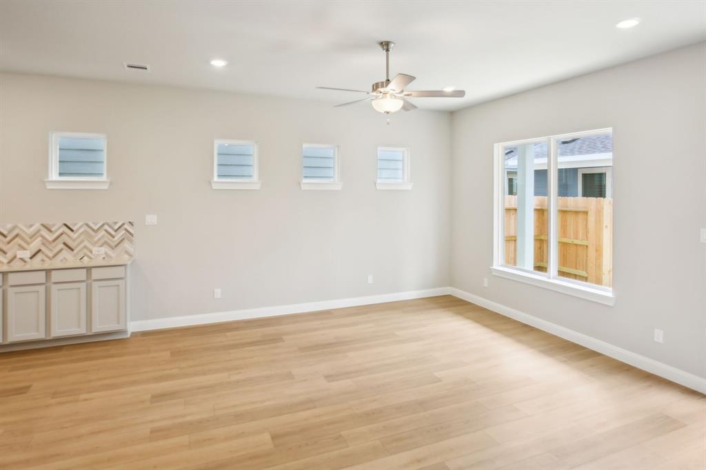 582 Morning Tide Lane, Kemah, Texas image 6