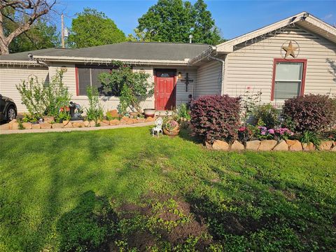 Photo of 213 Linda Street, Deer Park, TX 77536 (MLS # 96369847)