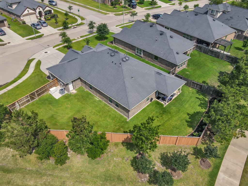 3921 Enchanted Timbers Lane, Spring, Texas image 4