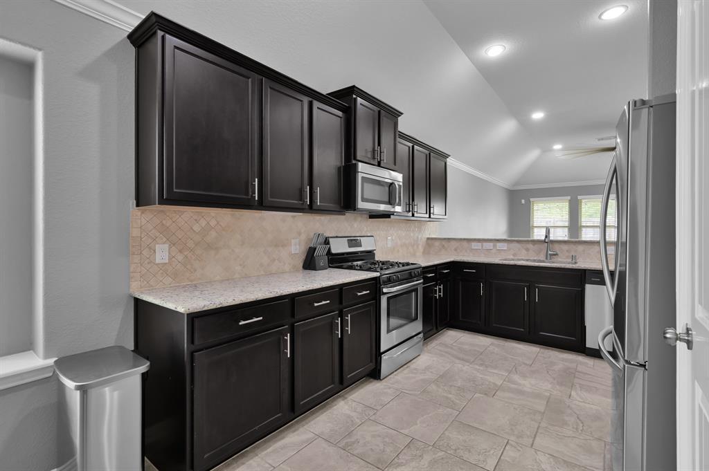 3921 Enchanted Timbers Lane, Spring, Texas image 15