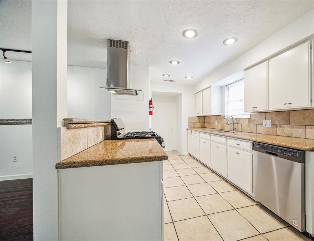 5703 Alvarado Drive, Houston, Texas image 12