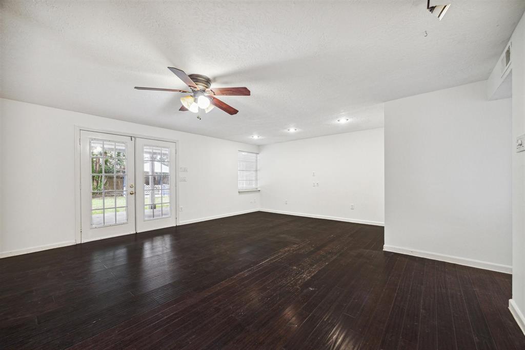5703 Alvarado Drive, Houston, Texas image 5