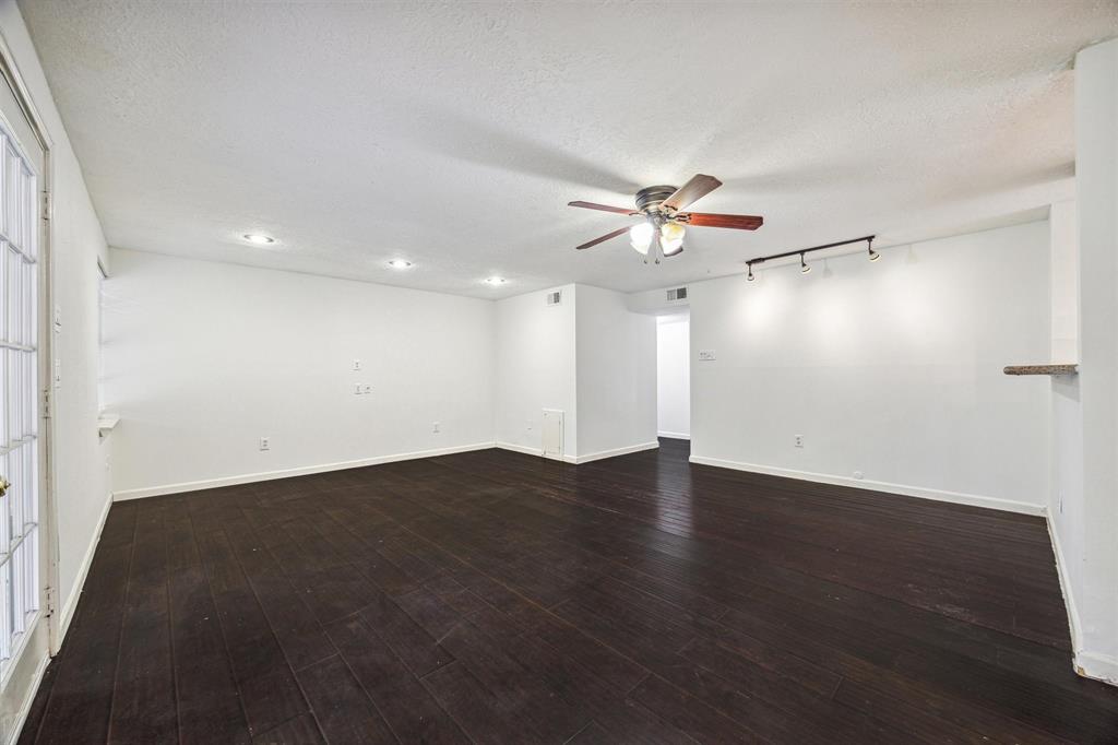 5703 Alvarado Drive, Houston, Texas image 4