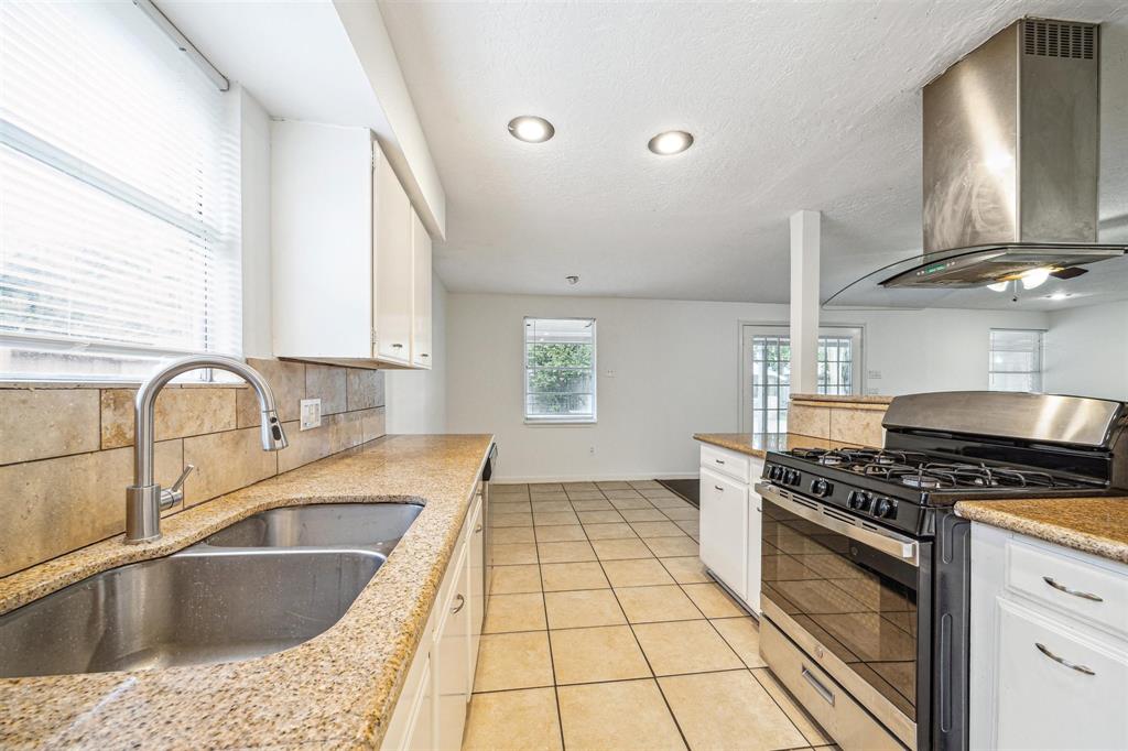 5703 Alvarado Drive, Houston, Texas image 11