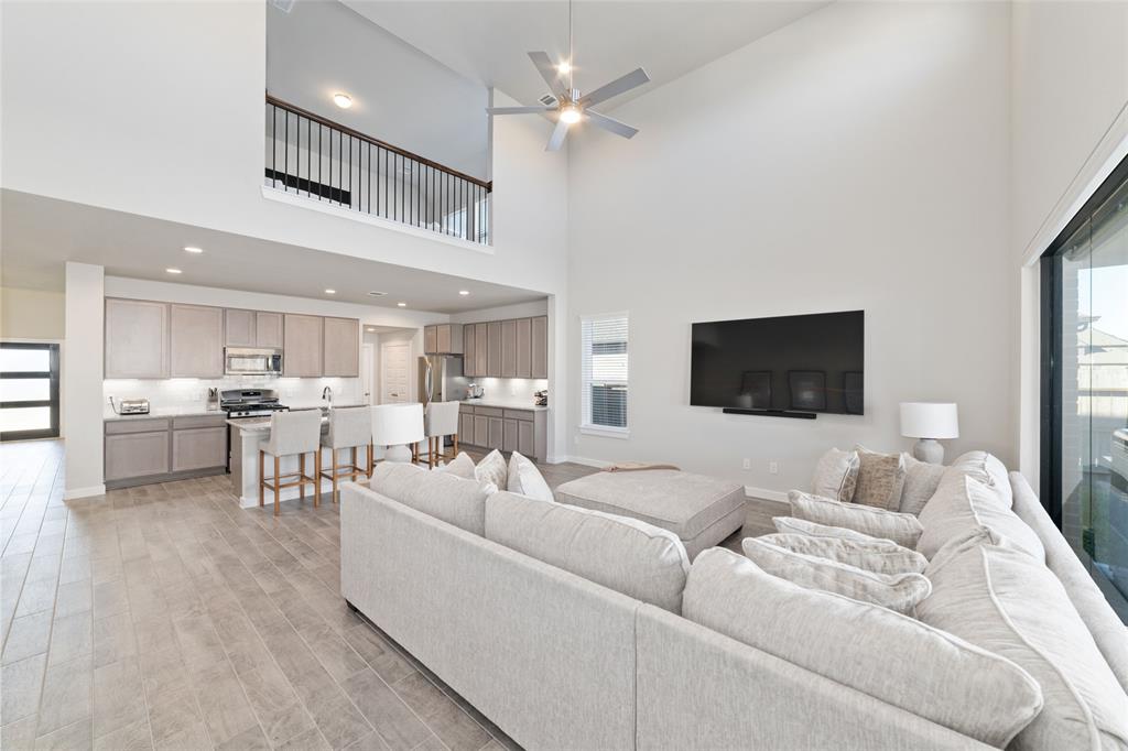 1549 Dawn Harbor Drive, Katy, Texas image 9