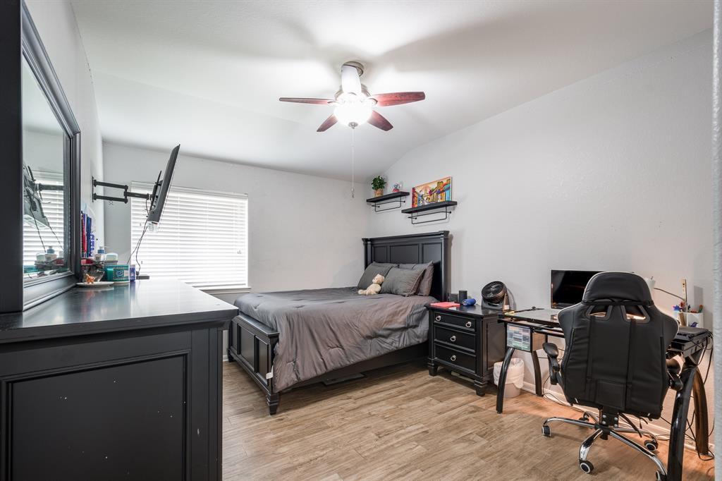 4108 S Meridian Greens Drive, Dickinson, Texas image 9