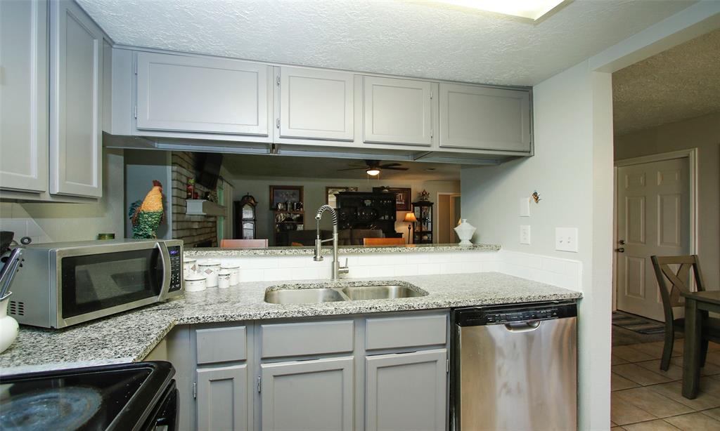 12662 Hackberry Drive, Willis, Texas image 22