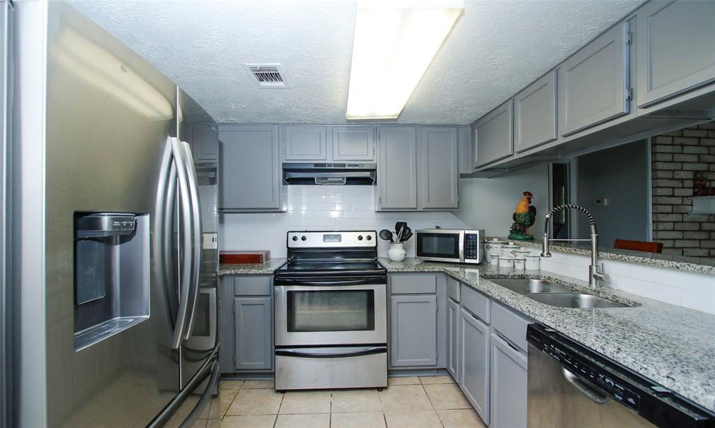 12662 Hackberry Drive, Willis, Texas image 21
