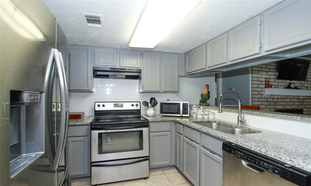 12662 Hackberry Drive, Willis, Texas image 19