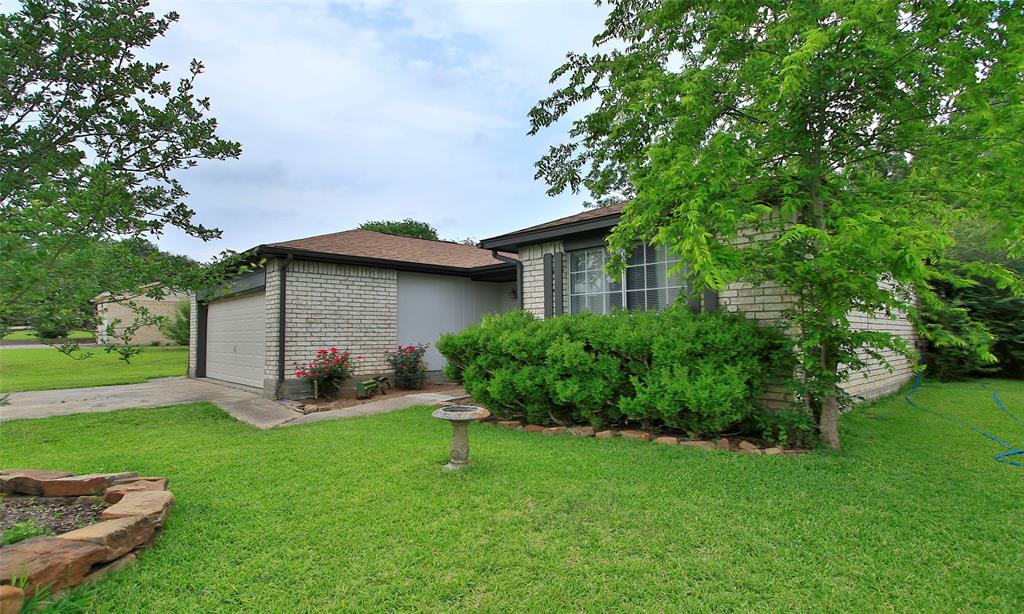 12662 Hackberry Drive, Willis, Texas image 5