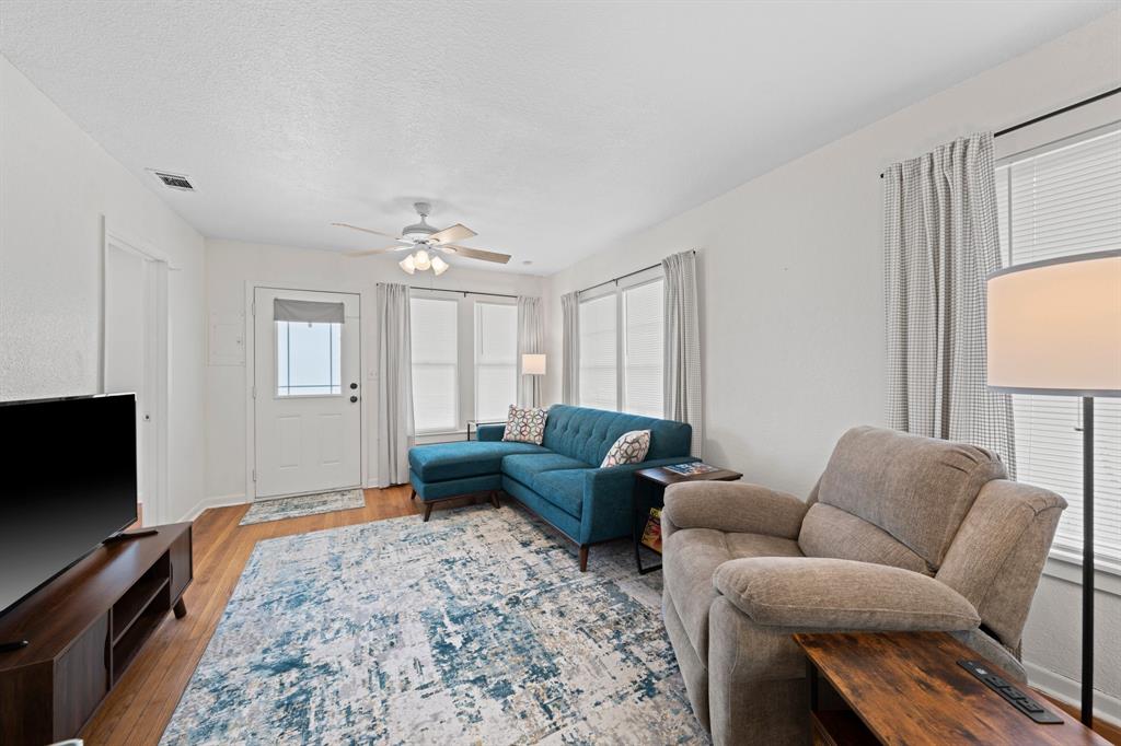 208 Palmer St, Kerrville, Texas image 10
