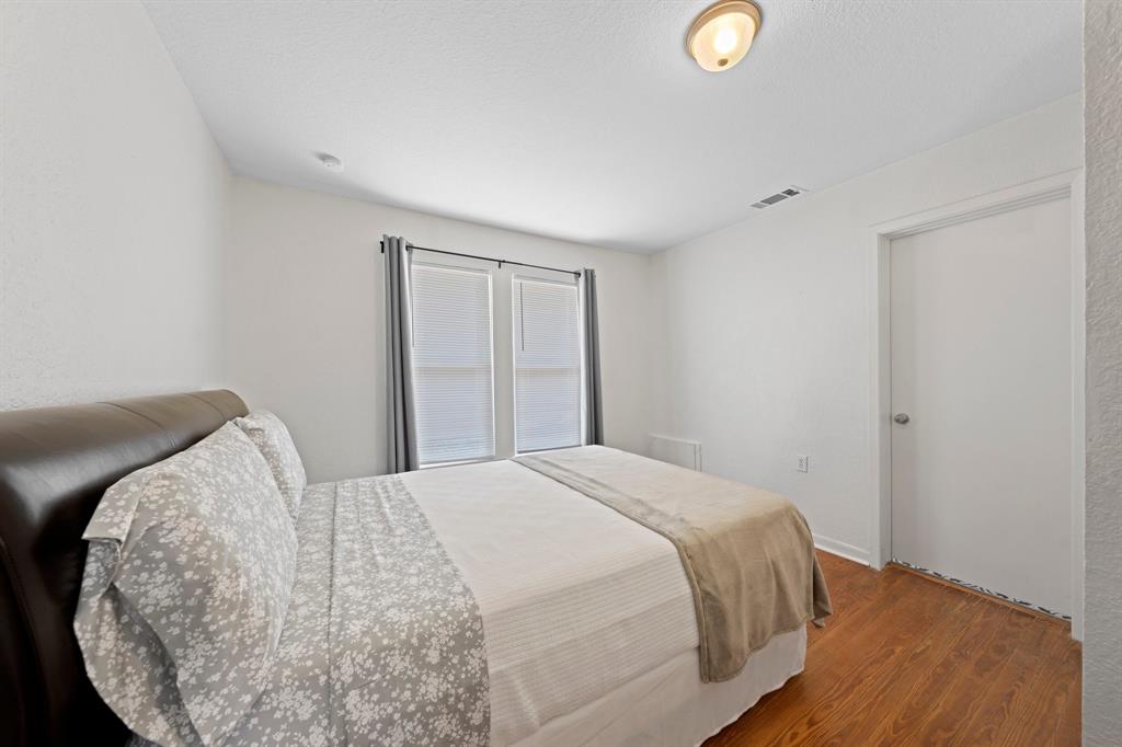 208 Palmer St, Kerrville, Texas image 14