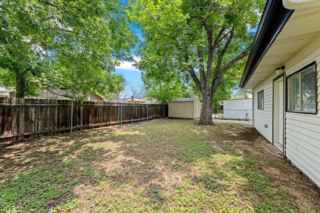 208 Palmer St, Kerrville, Texas image 19