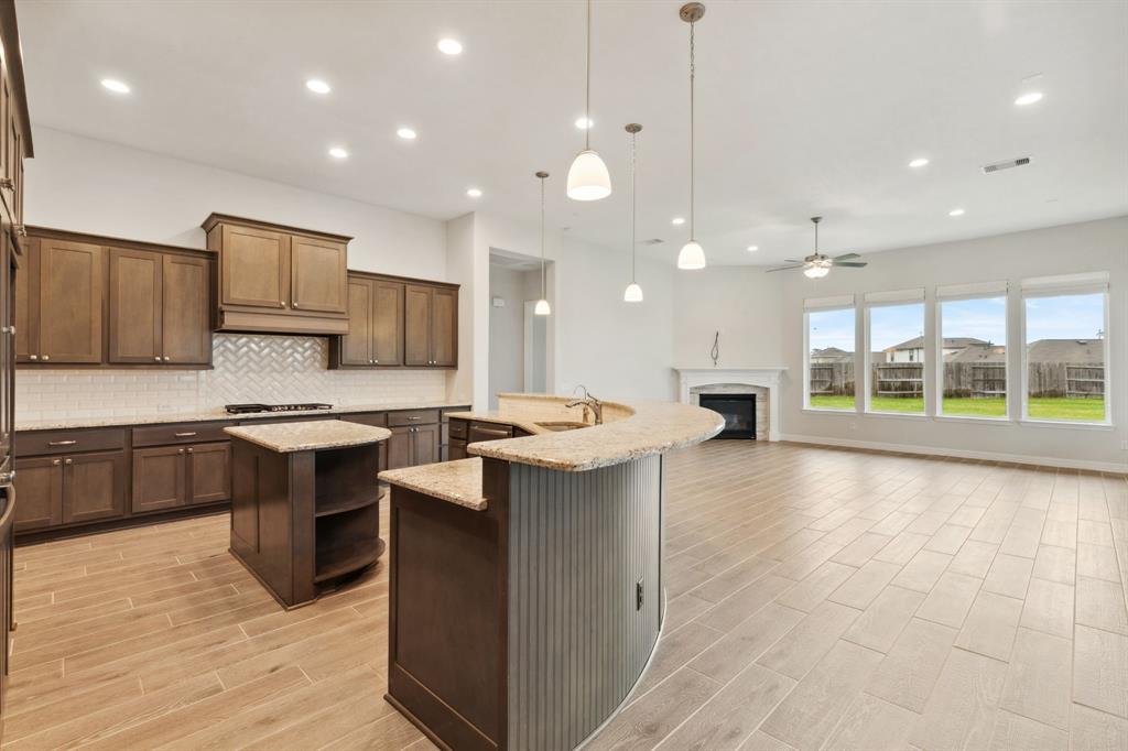 5204 Andorra Bend Lane, Porter, Texas image 13