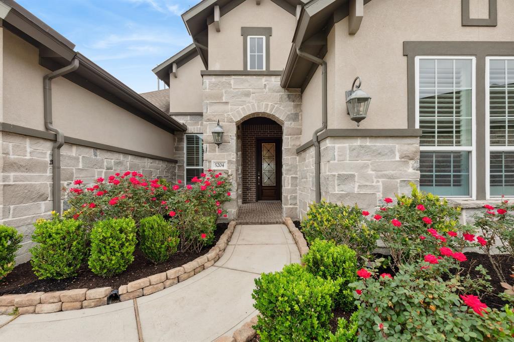 5204 Andorra Bend Lane, Porter, Texas image 2