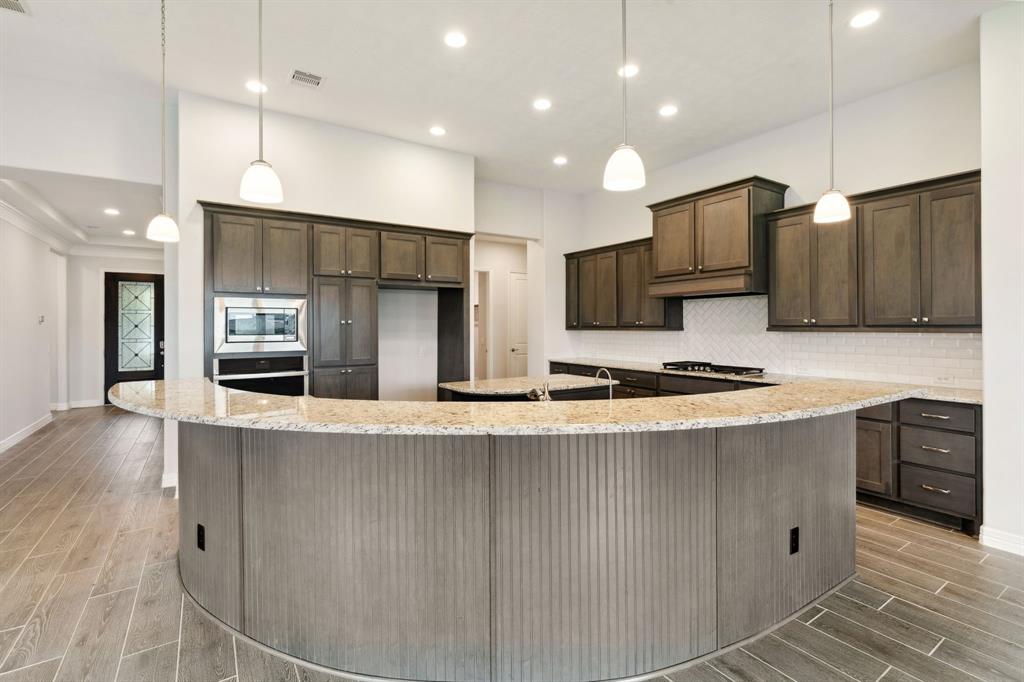 5204 Andorra Bend Lane, Porter, Texas image 12