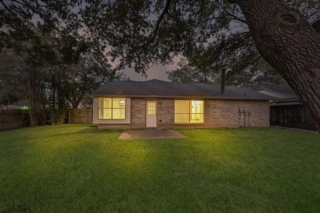 2801 Mockingbird Drive, Alvin, Texas image 6