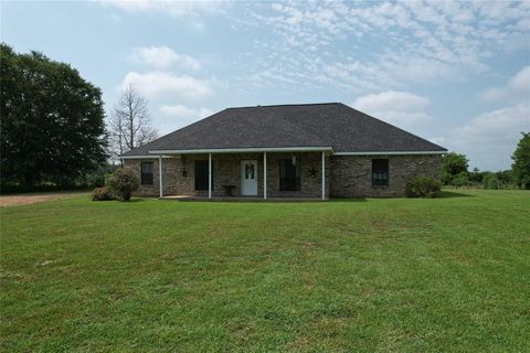 Photo of 862 County Road 4570, Kennard, TX 75847 (MLS # 26384240)