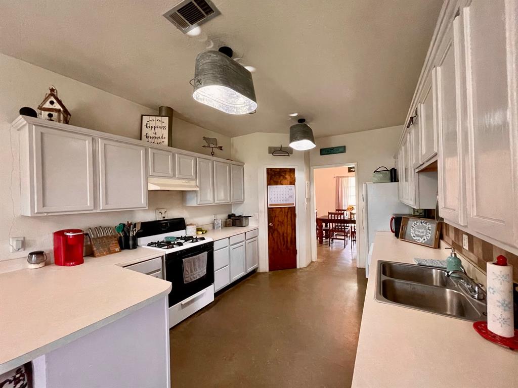 862 County Road 4570, Kennard, Texas image 14