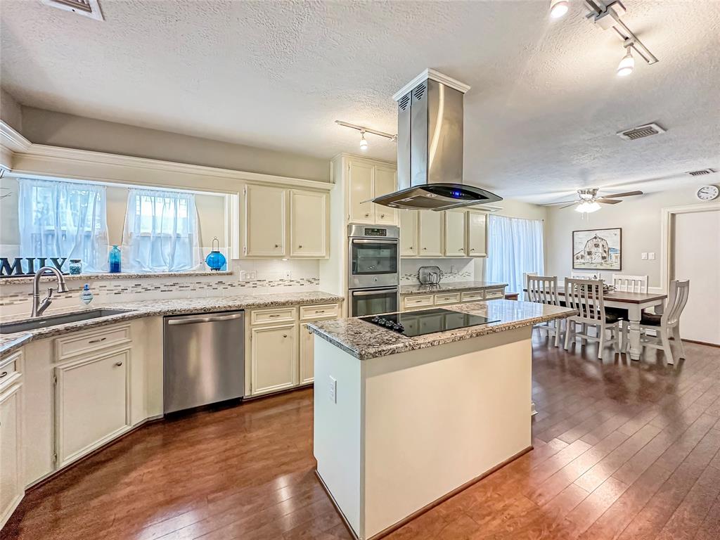 17526 Majestic Forest Drive, Spring, Texas image 7