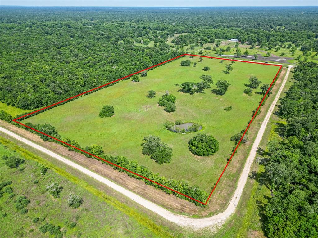2015 County Road 740, Damon, Texas image 1