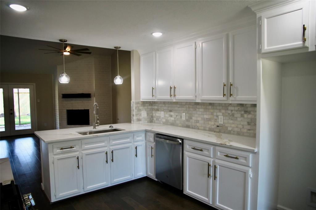 513 N Travis Street, Deer Park, Texas image 6