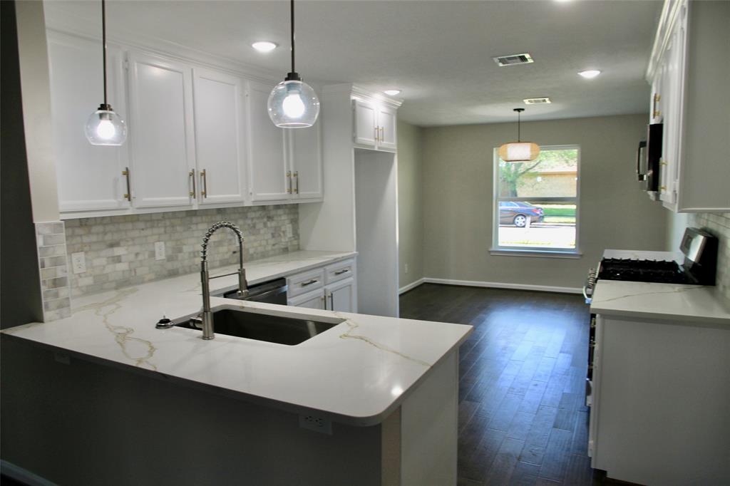 513 N Travis Street, Deer Park, Texas image 1