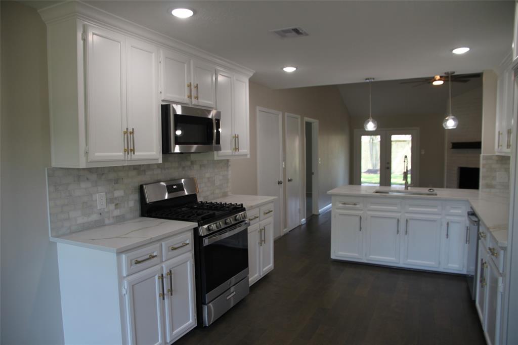 513 N Travis Street, Deer Park, Texas image 7