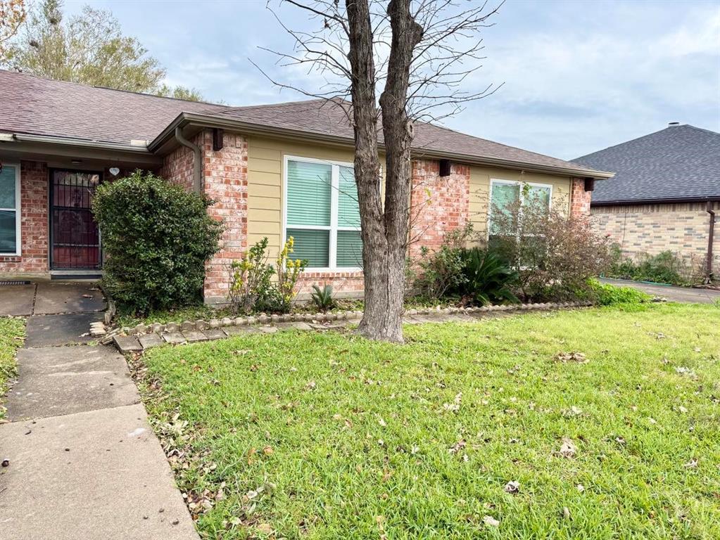 9523 Riverside Lodge Drive, Houston, Texas image 1