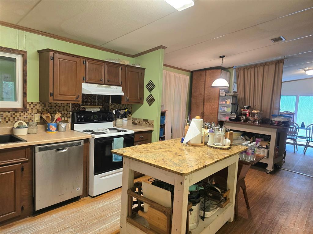 426 County Road 6052, Dayton, Texas image 8
