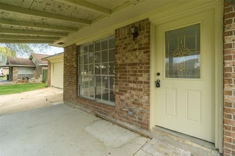 Single Family Residence in Dickinson TX 3801 Wood Sorrel Drive 2.jpg