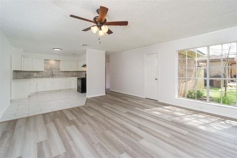 Single Family Residence in Dickinson TX 3801 Wood Sorrel Drive 7.jpg