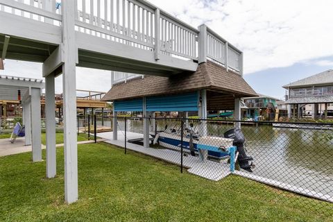 A home in Bayou Vista