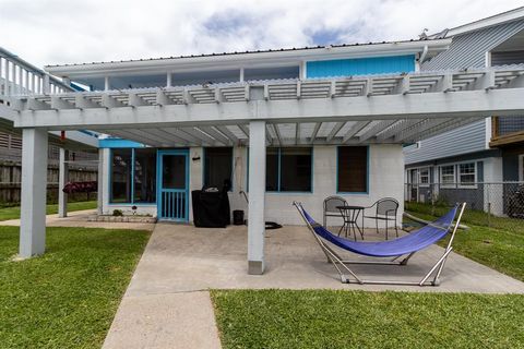 A home in Bayou Vista