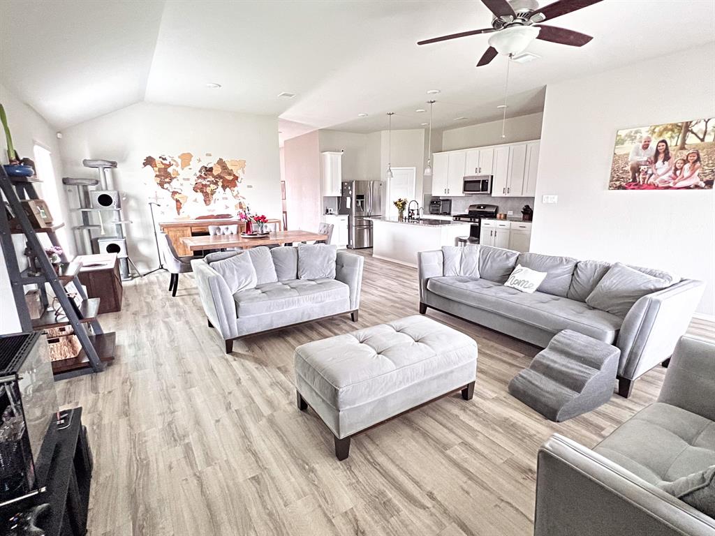 6807 Blue Stem Hill Circle, Katy, Texas image 9