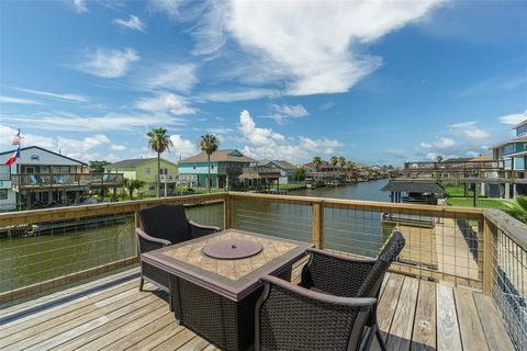 A home in Bayou Vista