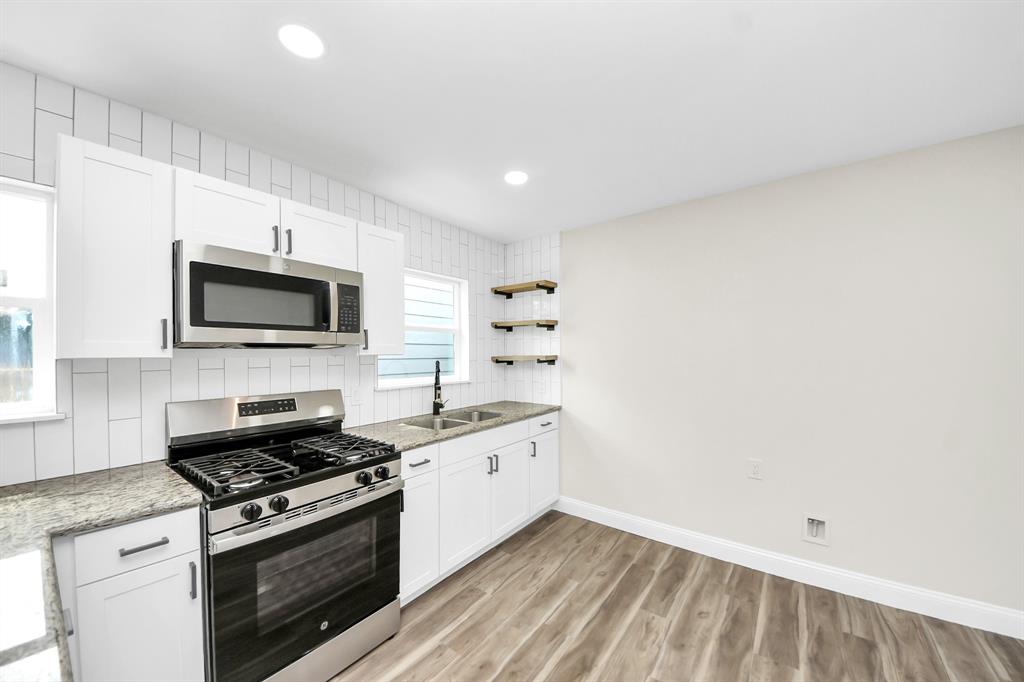 7725 Avenue H, Houston, Texas image 39