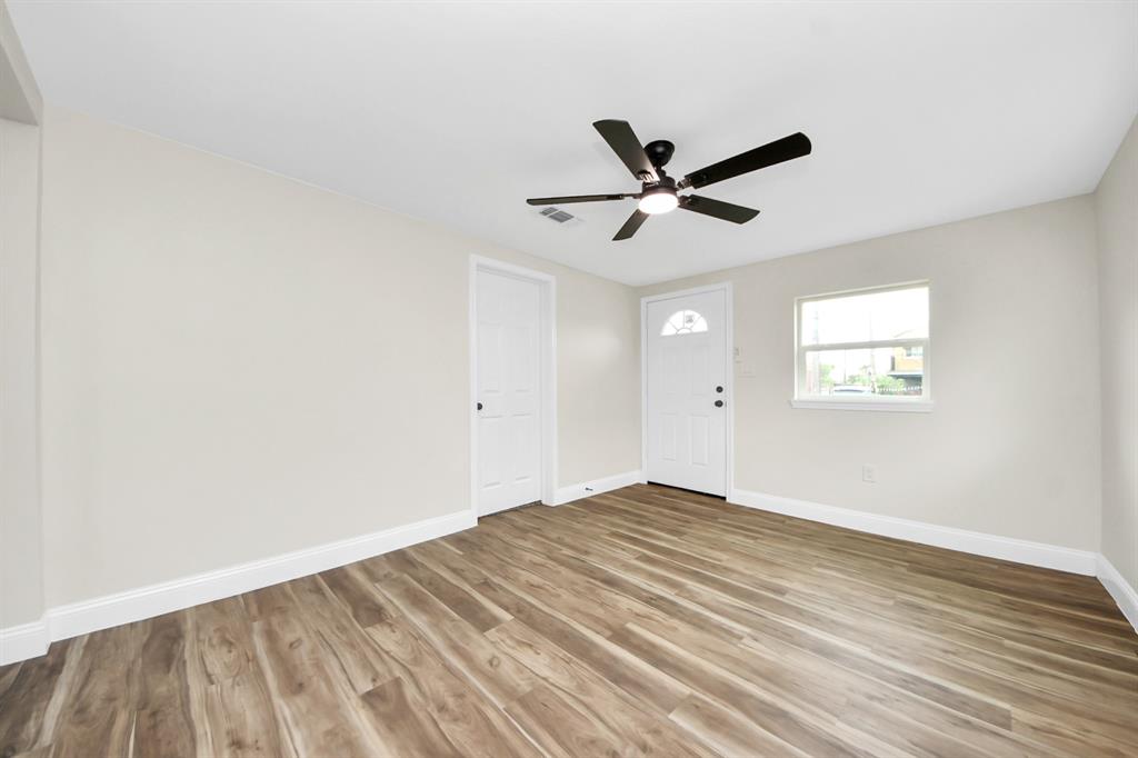 7725 Avenue H, Houston, Texas image 3